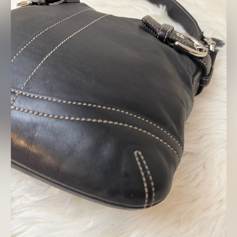 Vintage Coach#1453 Black Leather Shoulder Bag with Buckle Details - Picture 4 of 11